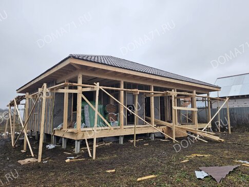 Смонтированная кровля и мембрана на стенах