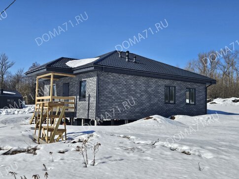 Вид дома с другого ракурса