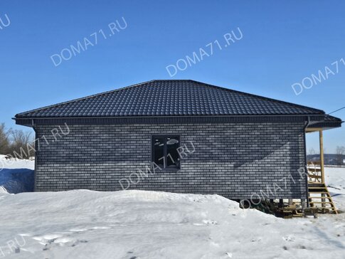 Вид дома с другого ракурса