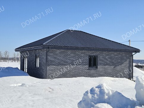 Сзади выход на будущую террасу